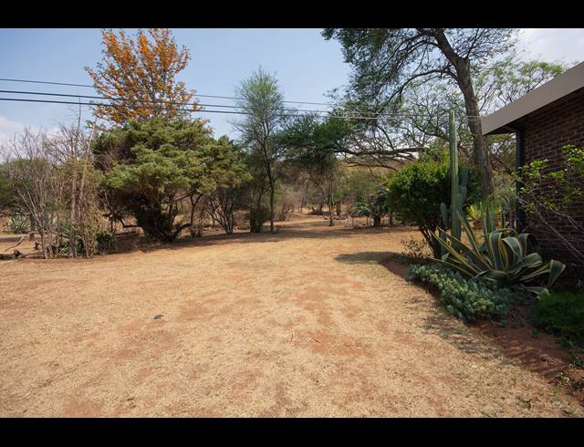 4 BEDROOM HOUSE FOR SALE IN OVERKRUIN